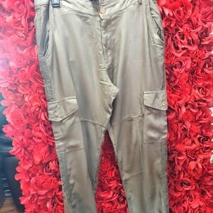 Wet Seal NWOT Women's Size Large Khaki Cargo Pants -TAG FELL OFF IN TRANSFER
